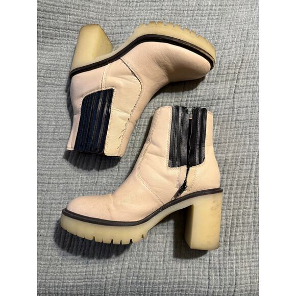 Oasis Society Beige Black Chelsea Panel Booties Size 7.5 - Picture 2 of 6